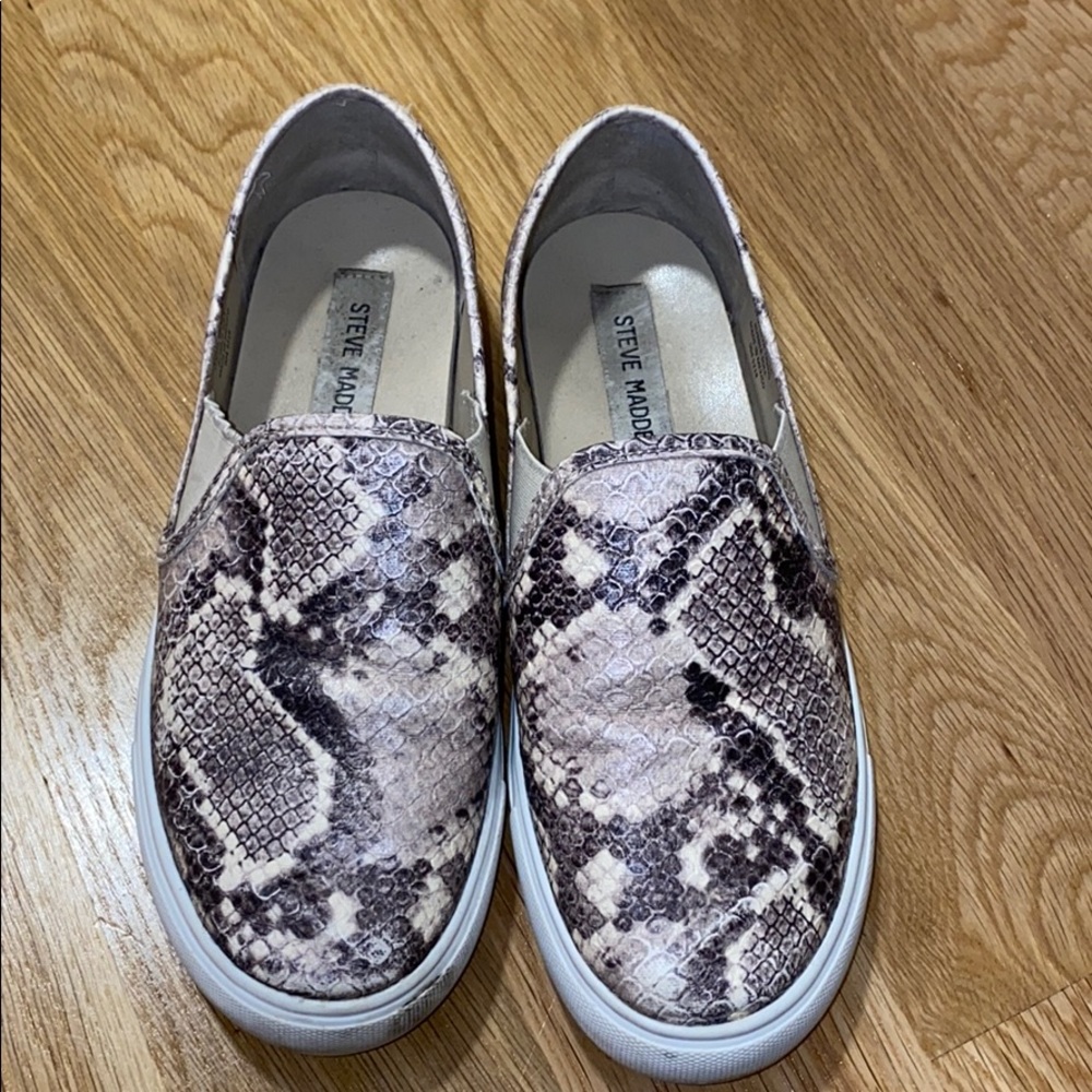 Steve Madden Flats